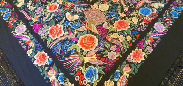 Importante mantón antiguo de colección Importante mantón antiguo de colección