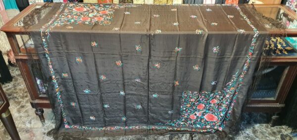 Mantón antiguo isabelino ala de mosca Mantón antiguo isabelino ala de mosca