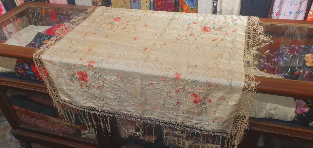 Mant&oacute;n antiguo isabelino de talle