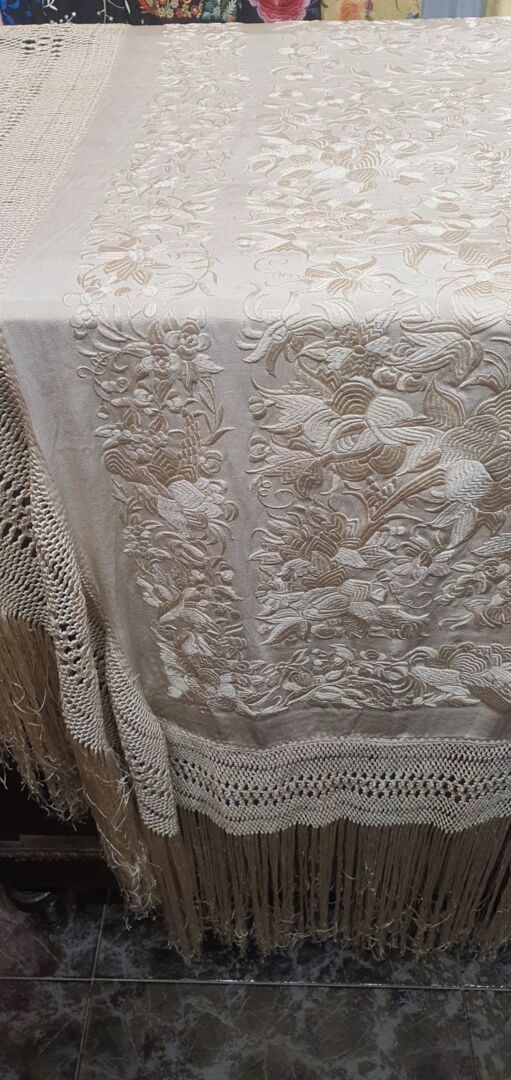 Mant&oacute;n imperio de novia