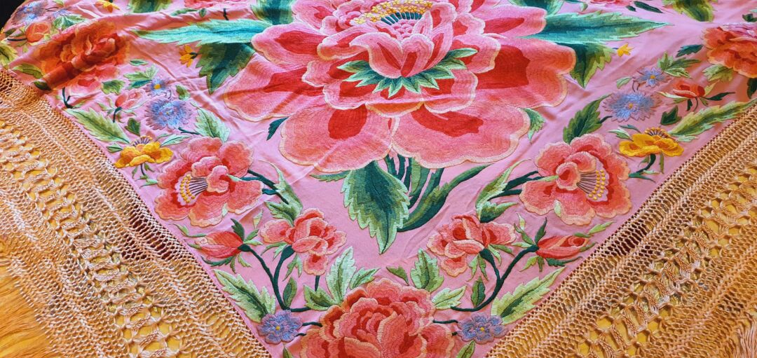 Mant&oacute;n antiguo de rosas