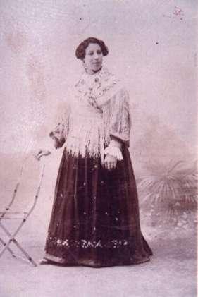 54. silvestra ontalba ataviada con traje de lujo. ano 1915. procedencia alfonso rodriguez de la pica 1 - El traje de la mujer bargueña